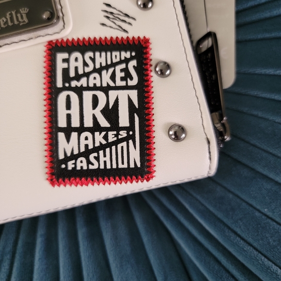 Disney loungefly cruella wallet - Picture 5 of 8